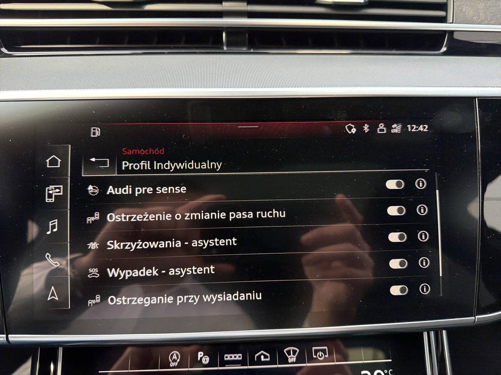 Audi A8 - zdjęcie 35