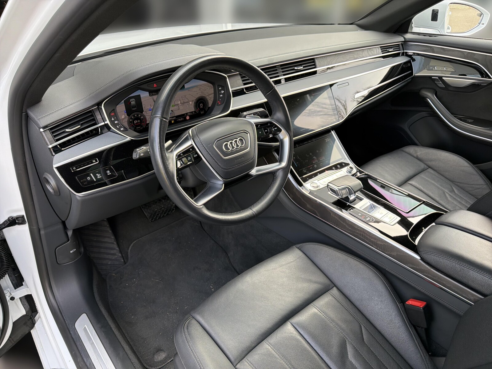 Audi A8 - zdjęcie 10