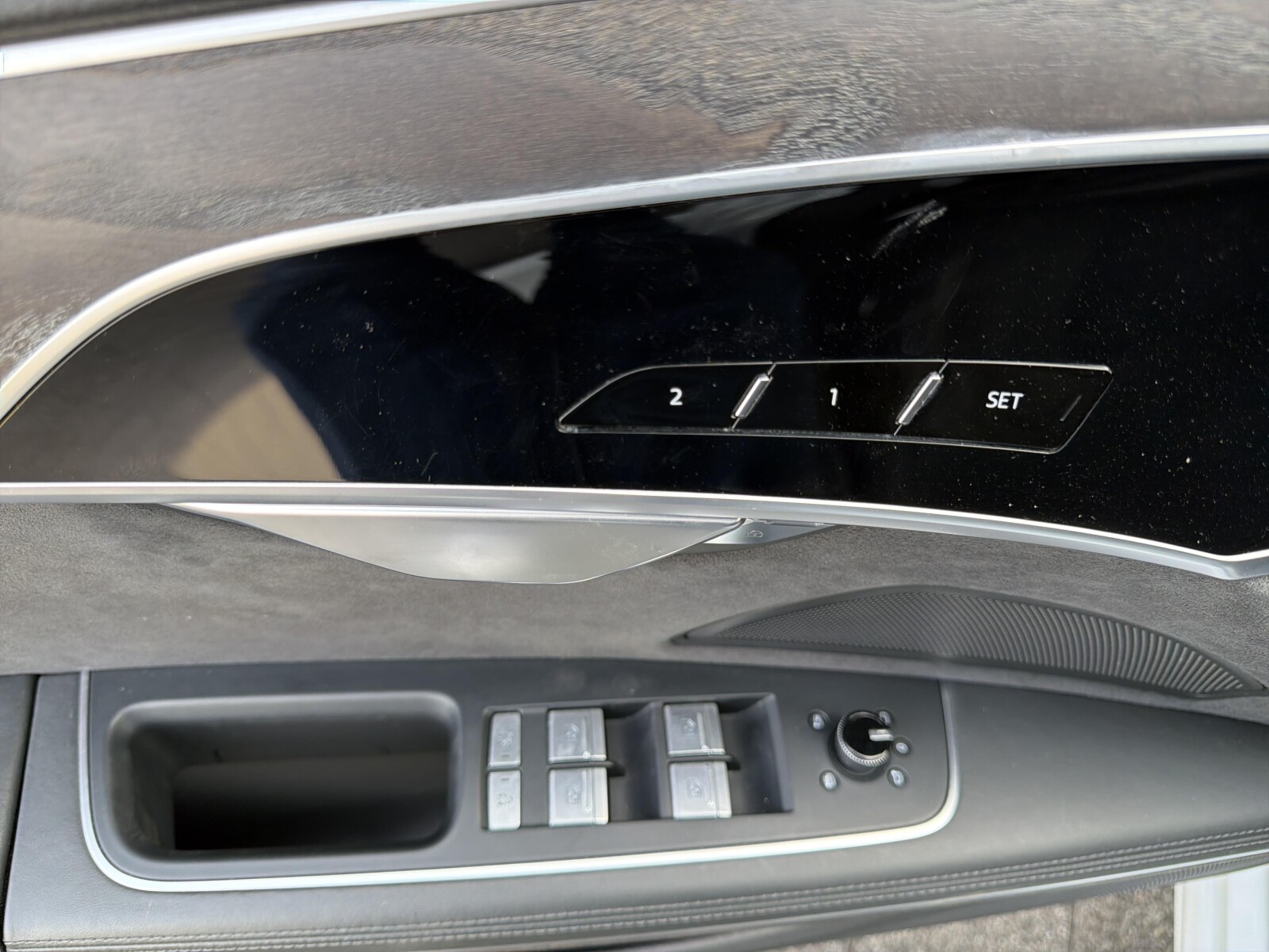 Audi A8 - zdjęcie 26