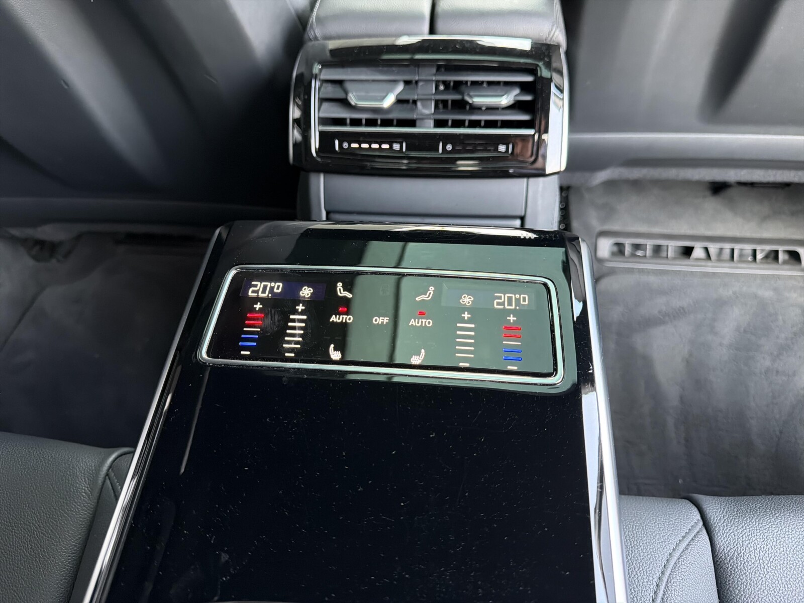 Audi A8 - zdjęcie 21