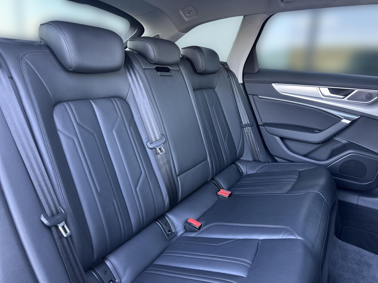 Audi A6 Avant - zdjęcie 11