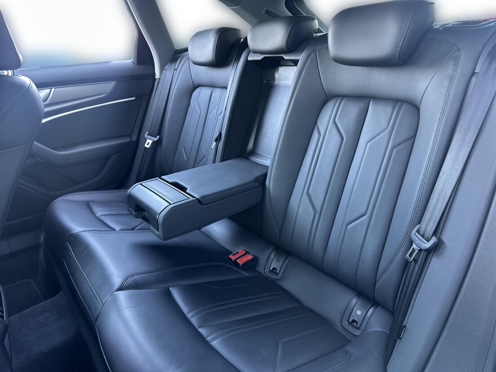 Audi A6 Avant - zdjęcie 10