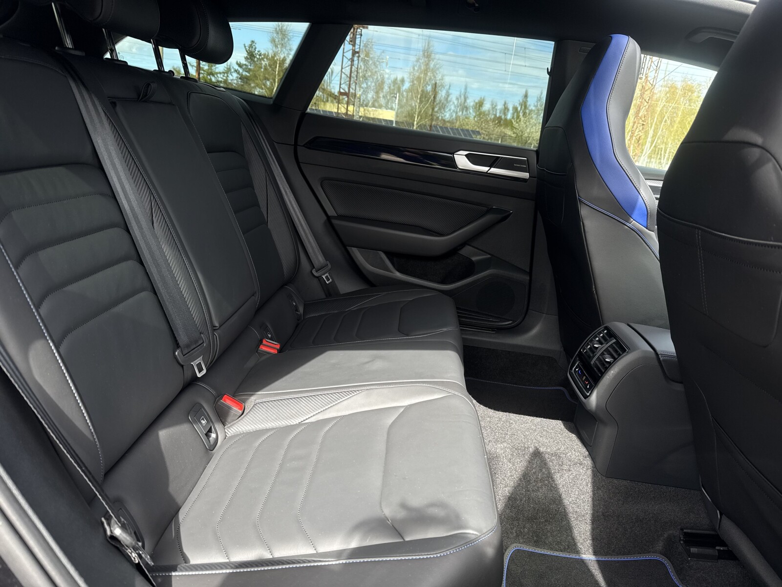 Volkswagen Arteon Shooting Brake - zdjęcie 31