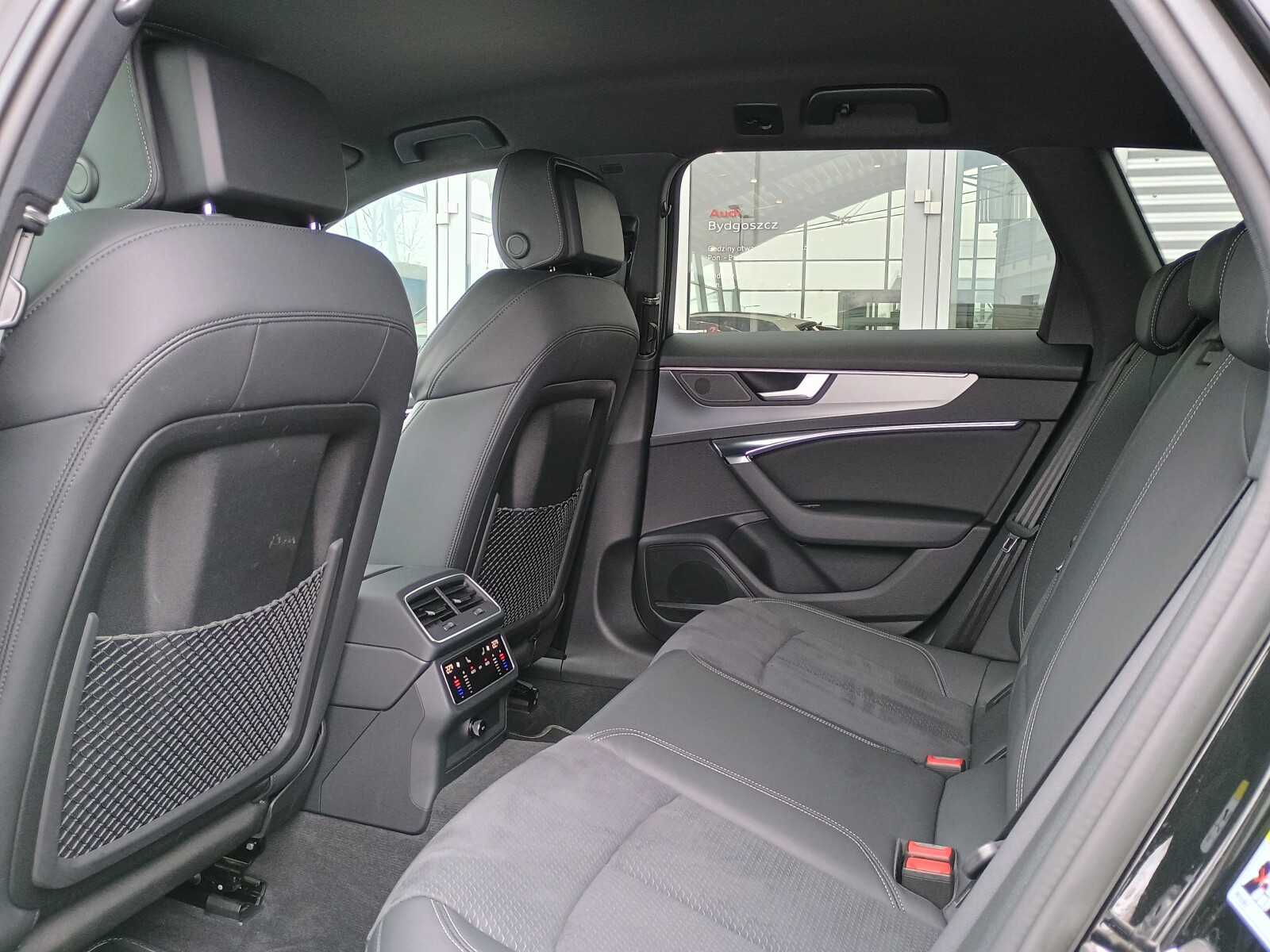Audi S6 Avant - zdjęcie 11
