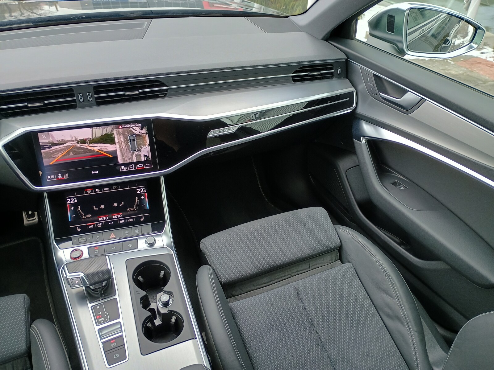 Audi S6 Avant - zdjęcie 16