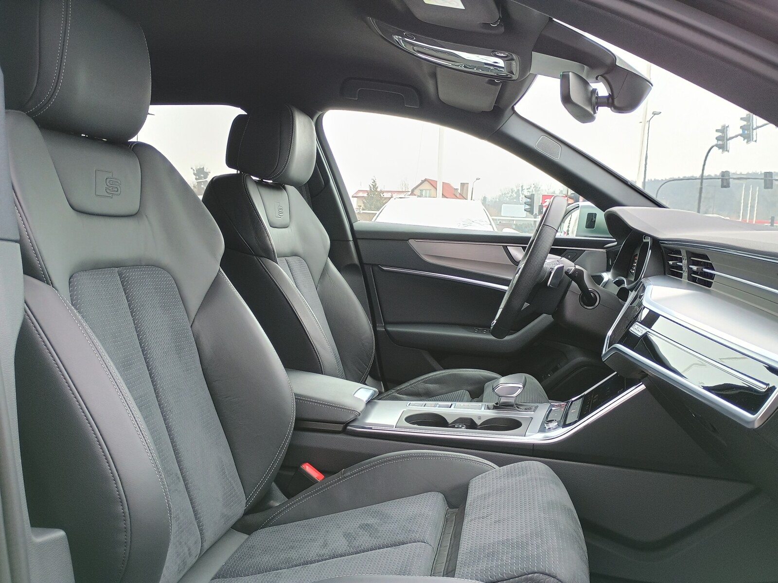 Audi S6 Avant - zdjęcie 25