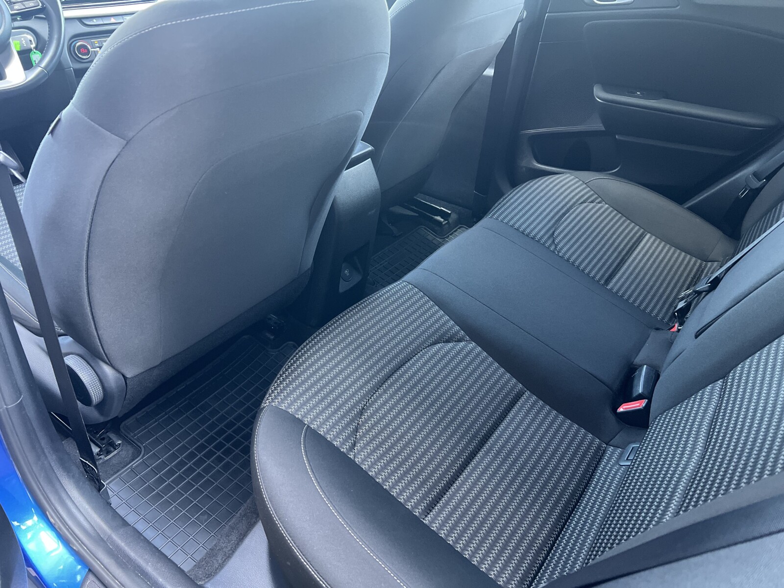 Kia XCeed - zdjęcie 24