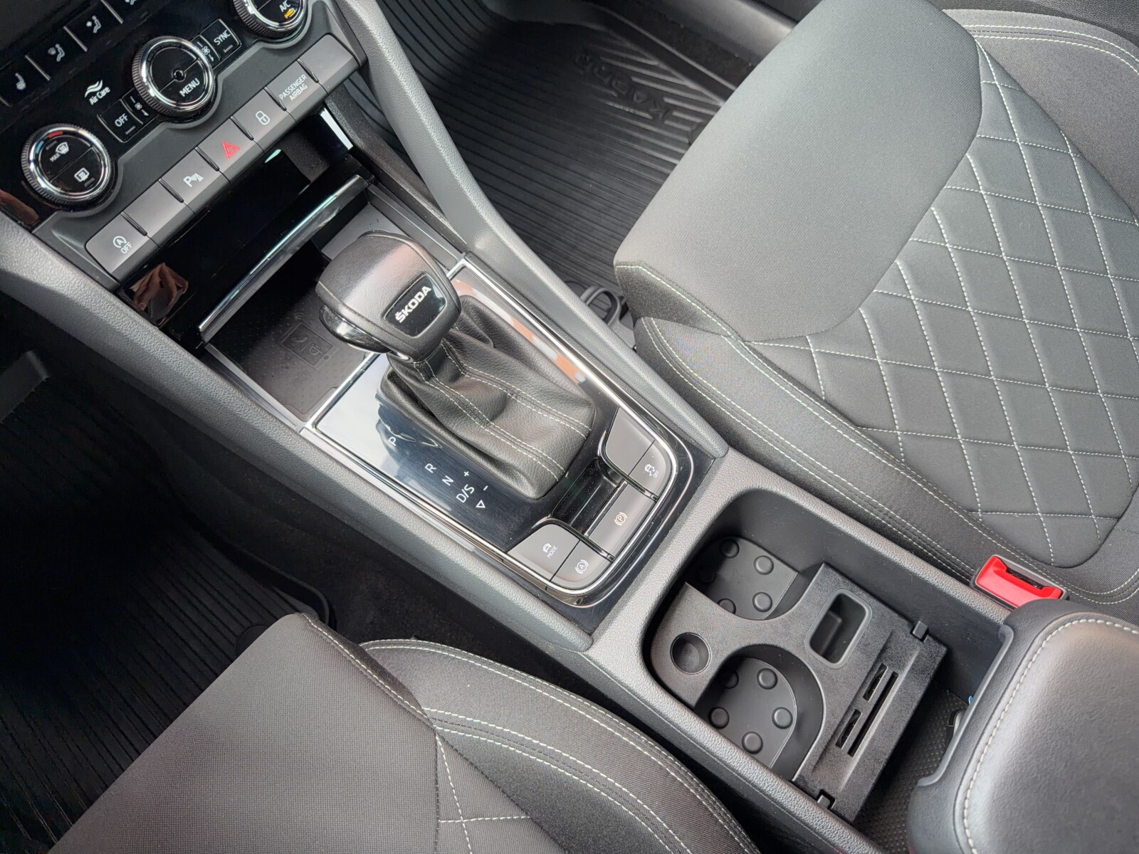 Škoda Karoq - zdjęcie 20