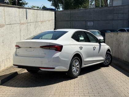 Drive 1.5 TSI 115 KM M-HEV P.Winter Basic Dostępny Wkróce !