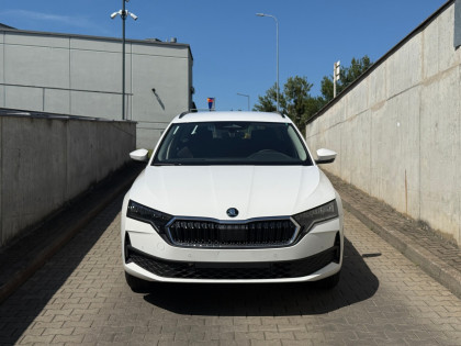 Combi Drive Essence 1.5 TSI 115 KM P.Winter Basic Dostępna Od Ręki