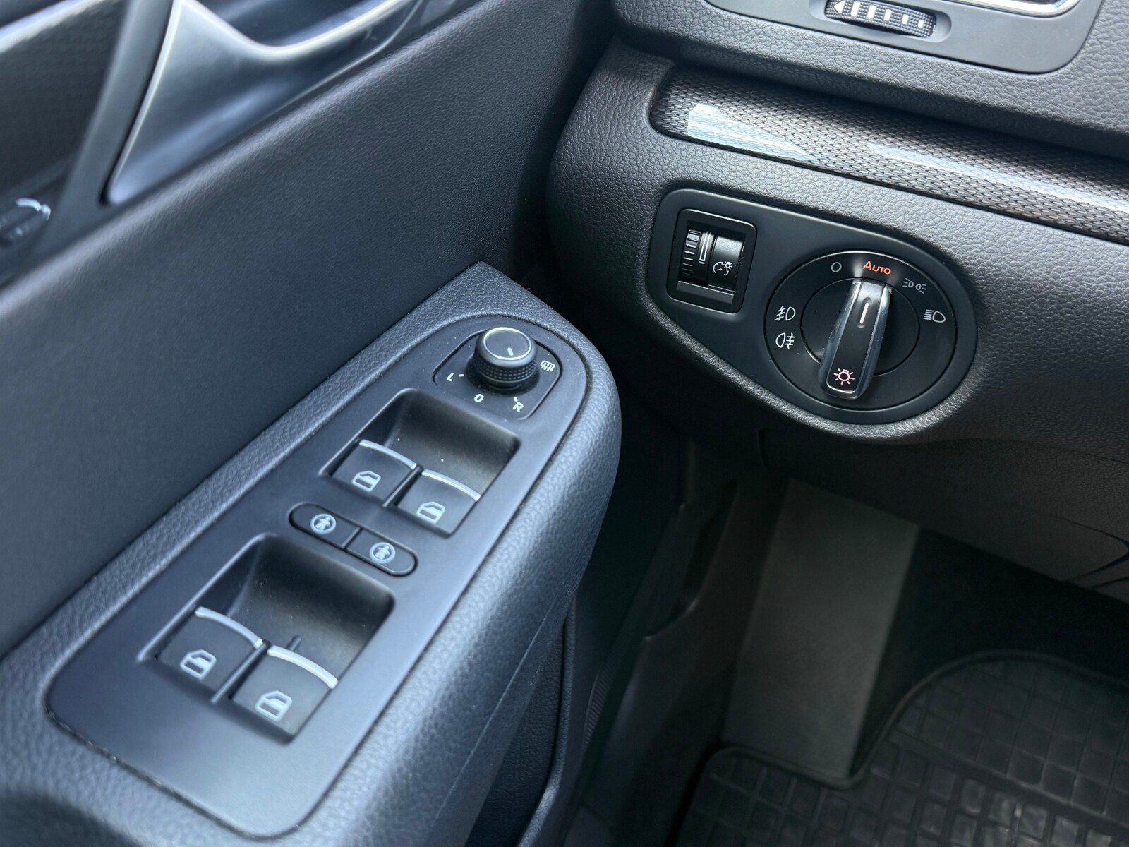 Seat Alhambra - zdjęcie 25