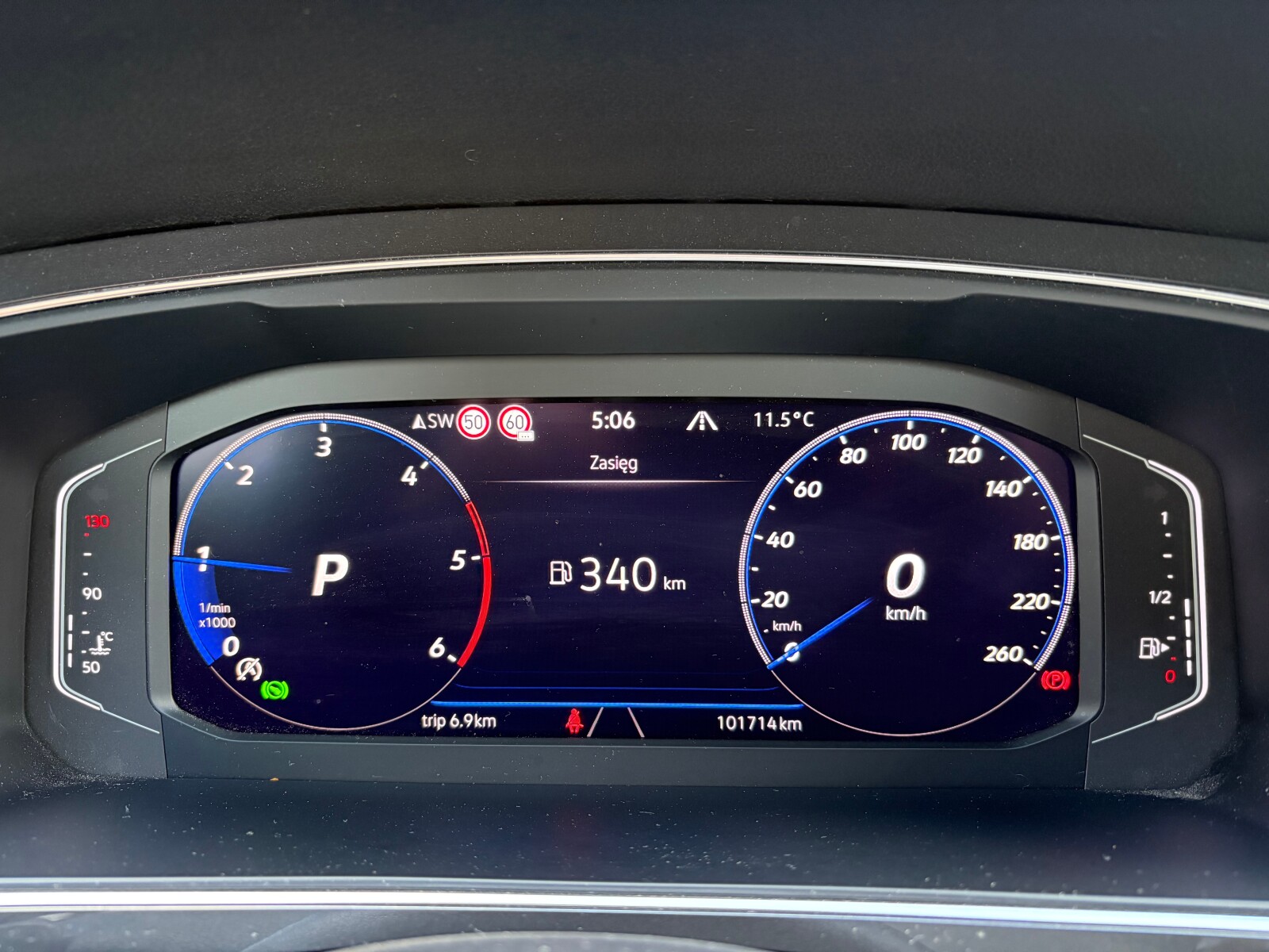 Volkswagen Tiguan - zdjęcie 23