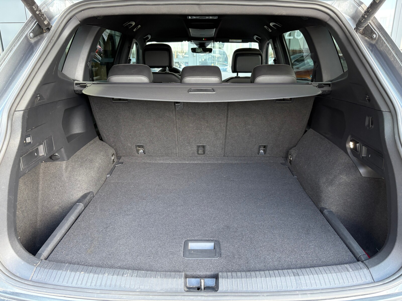Volkswagen Tiguan - zdjęcie 19