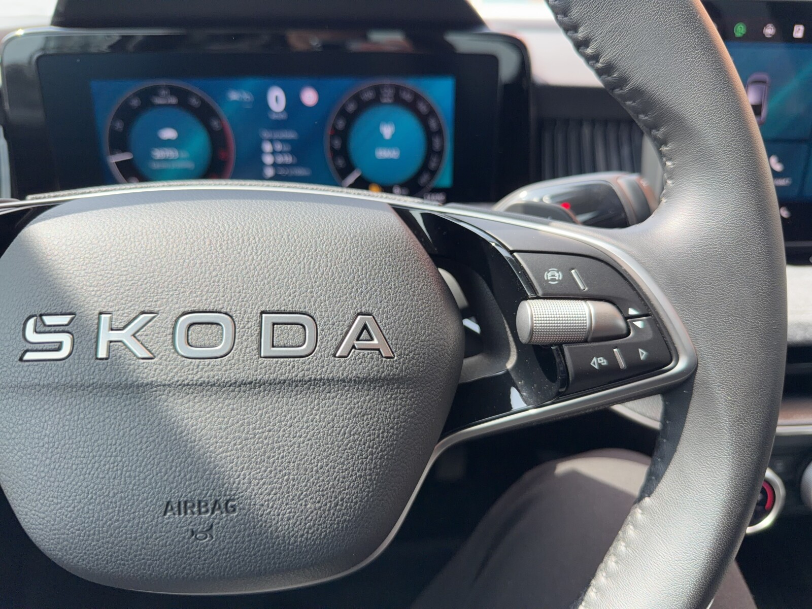 Škoda Superb - zdjęcie 18