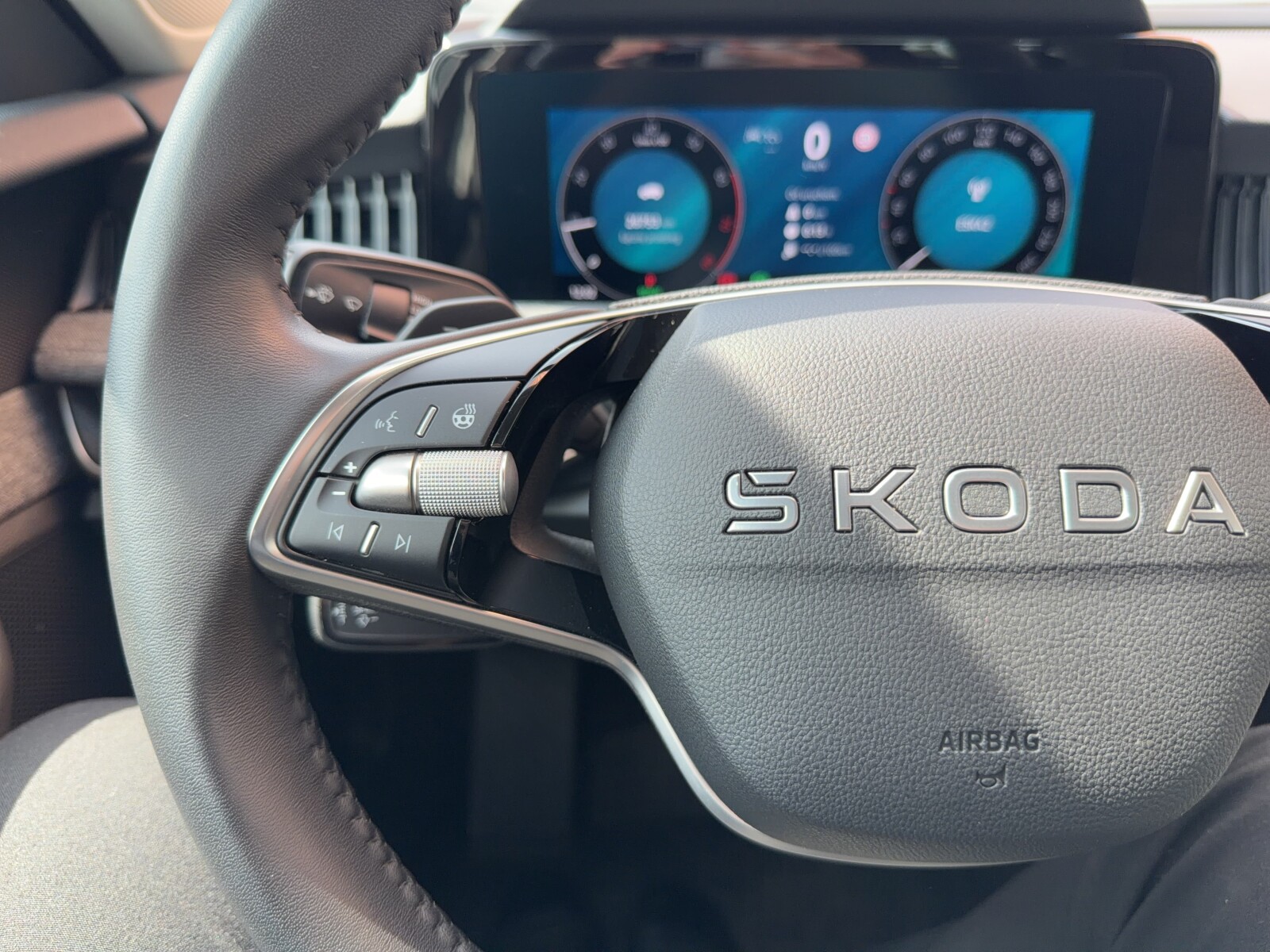 Škoda Superb - zdjęcie 17