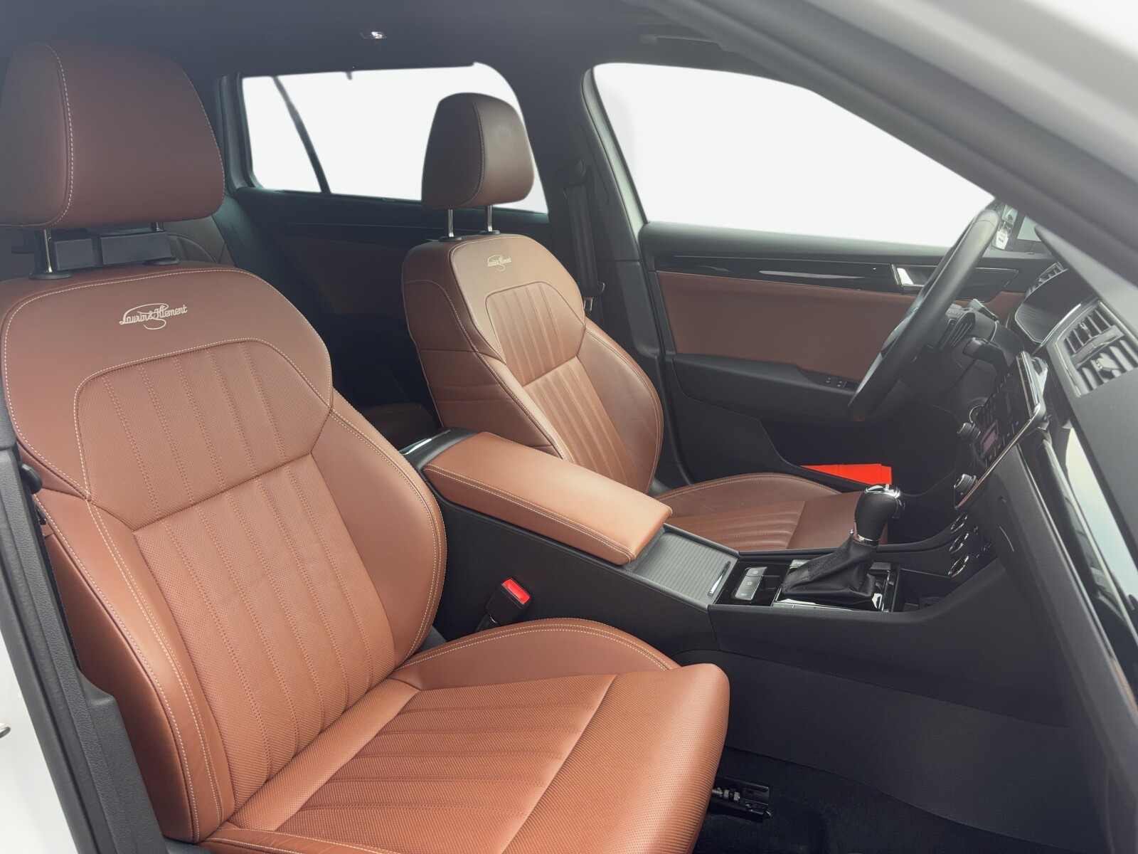 Škoda Superb - zdjęcie 12