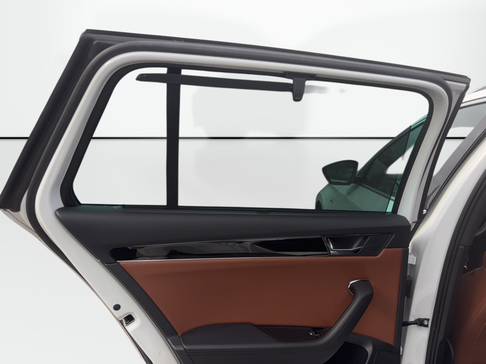Škoda Superb - zdjęcie 30