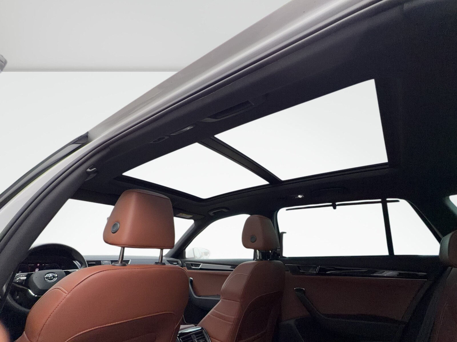 Škoda Superb - zdjęcie 38