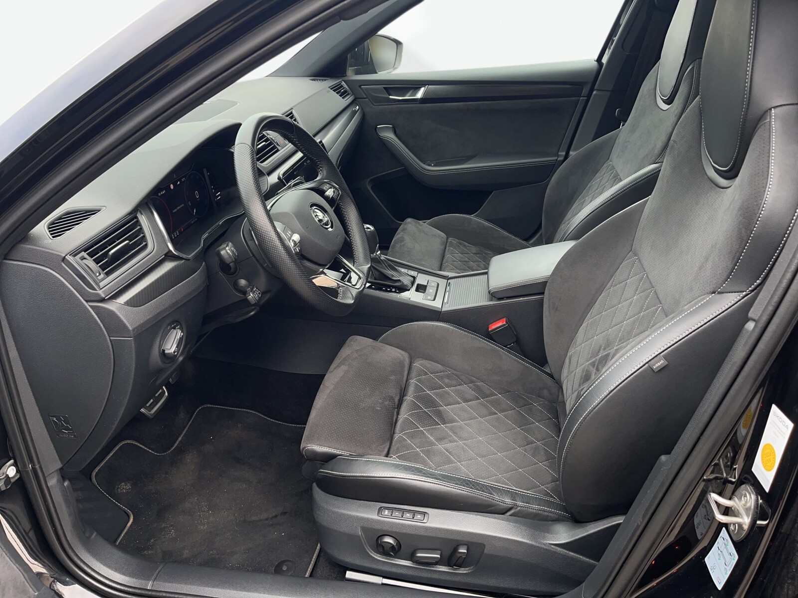 Škoda Superb - zdjęcie 15