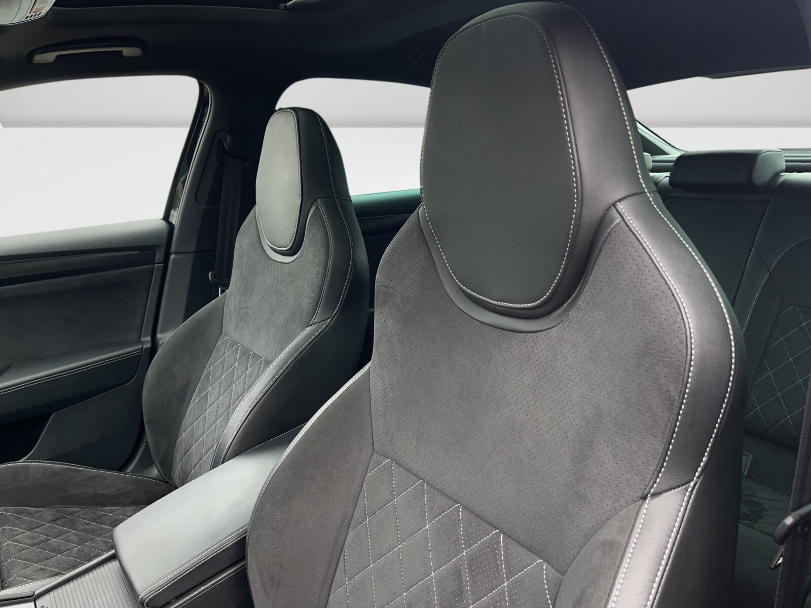 Škoda Superb - zdjęcie 18