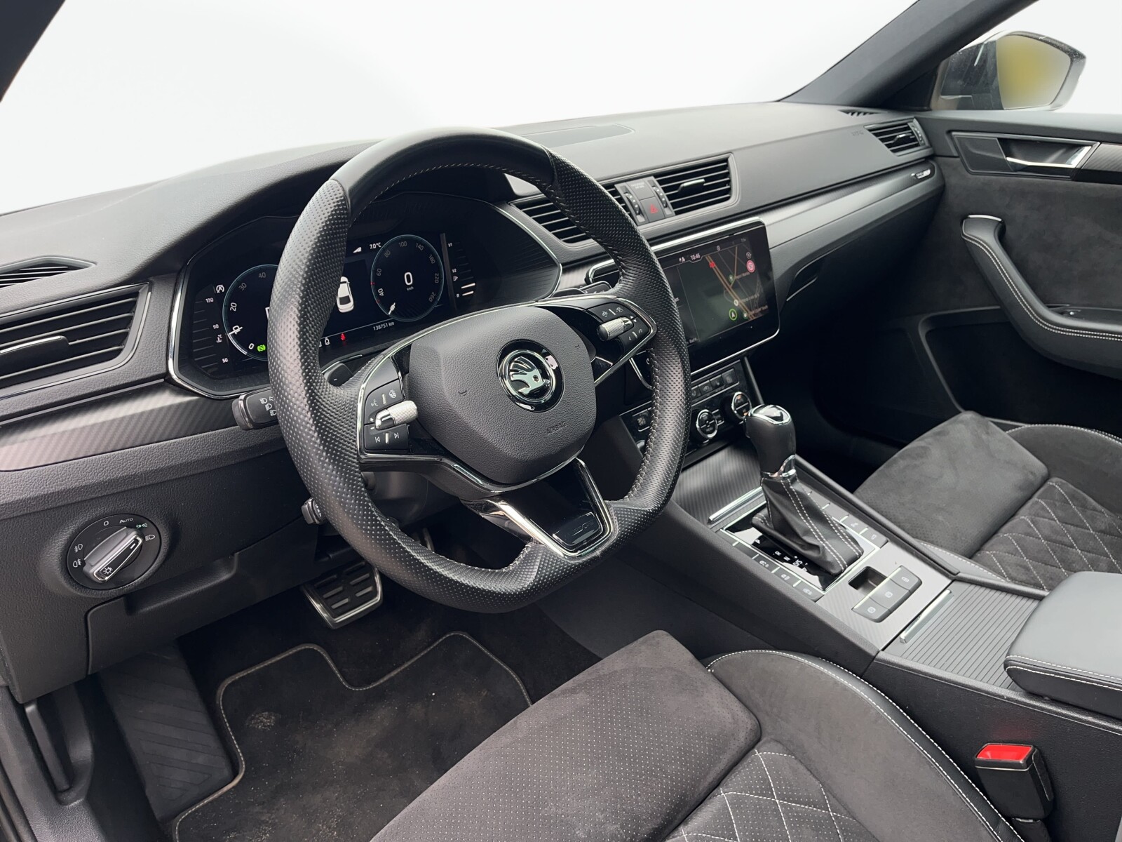 Škoda Superb - zdjęcie 19