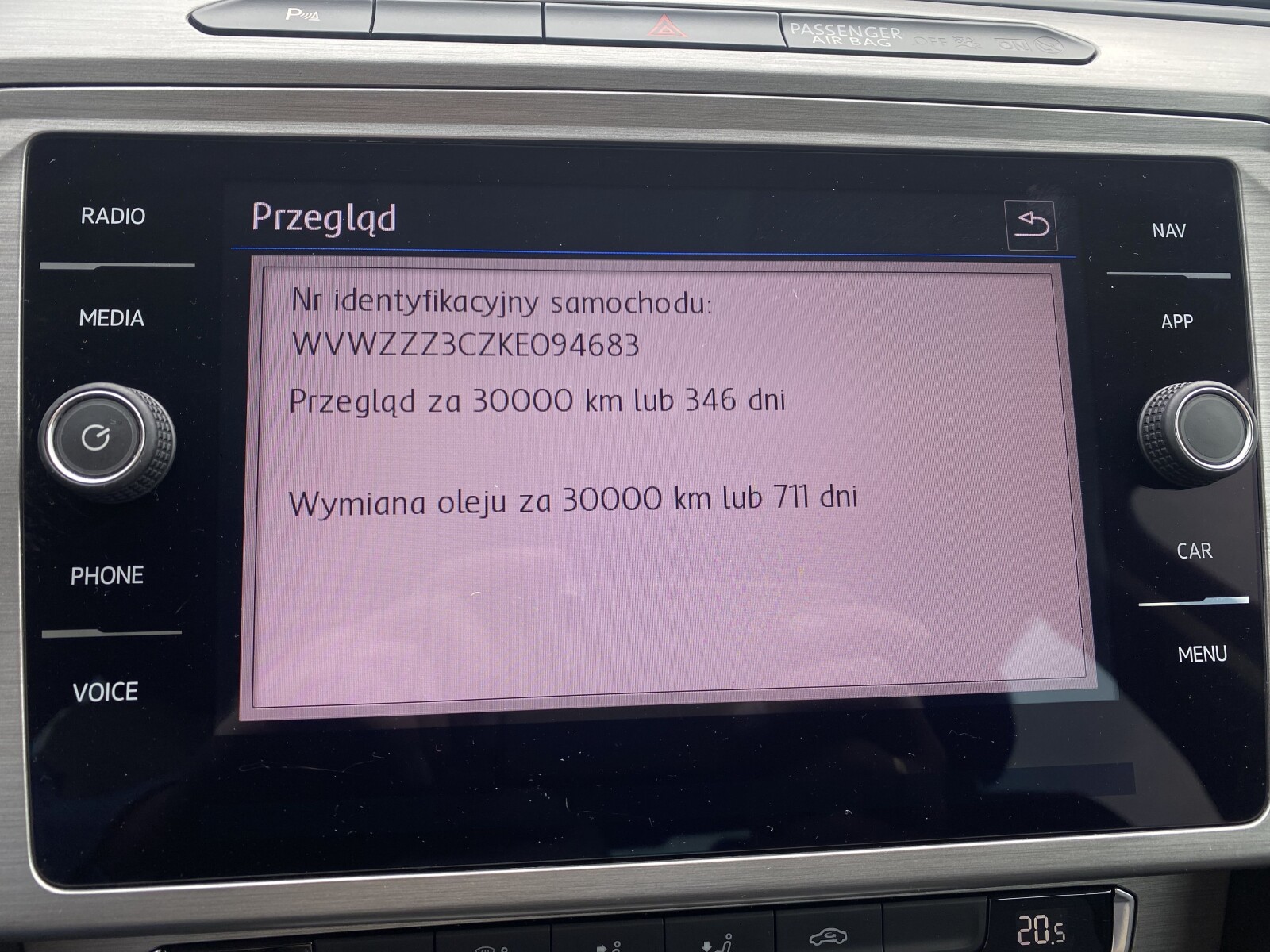 Volkswagen Passat - zdjęcie 24