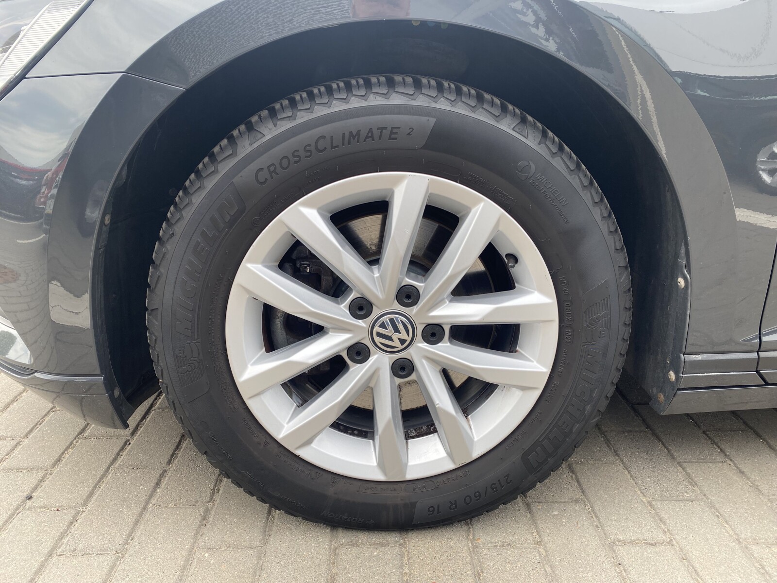 Volkswagen Passat - zdjęcie 32