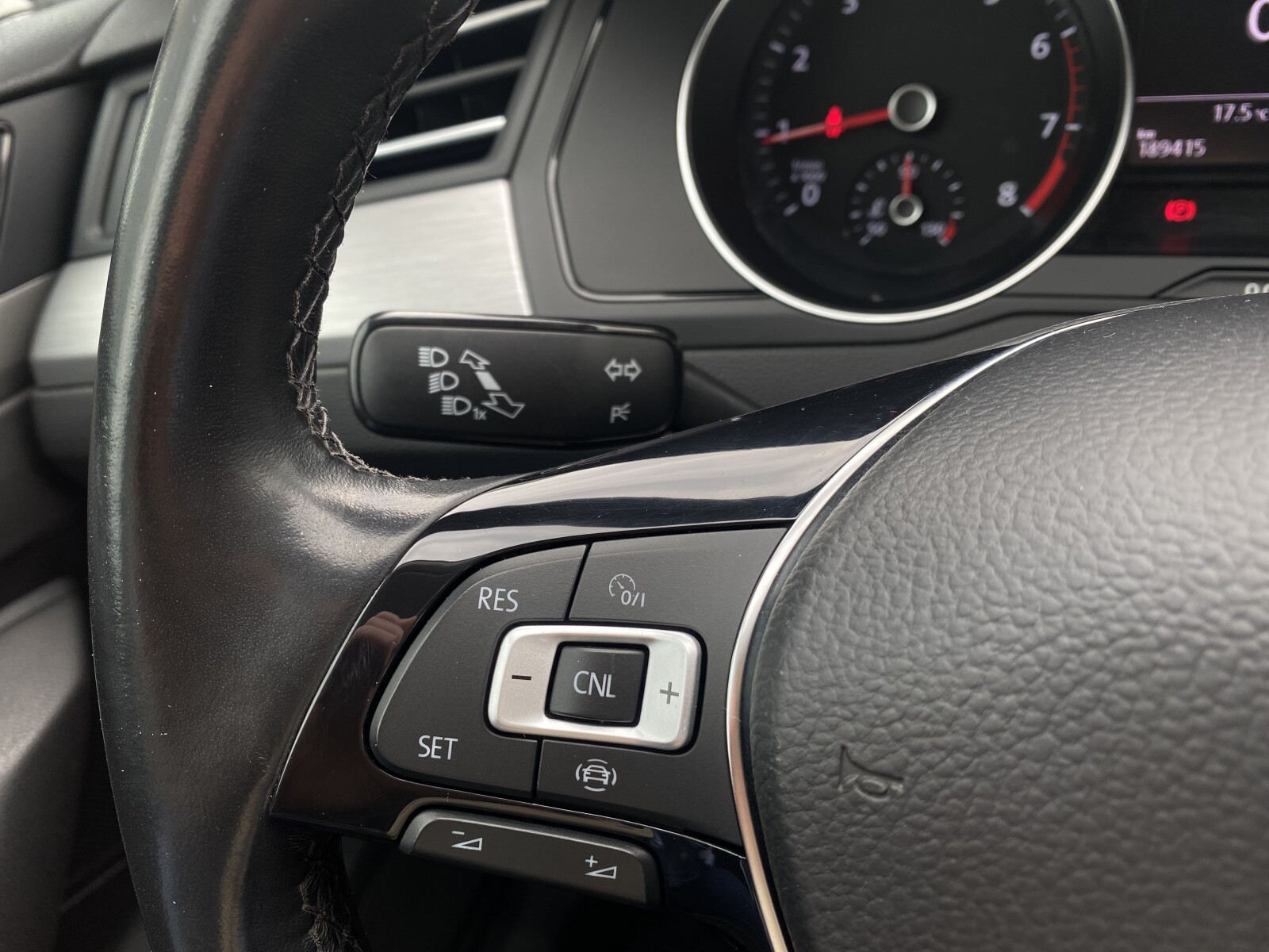 Volkswagen Passat - zdjęcie 13