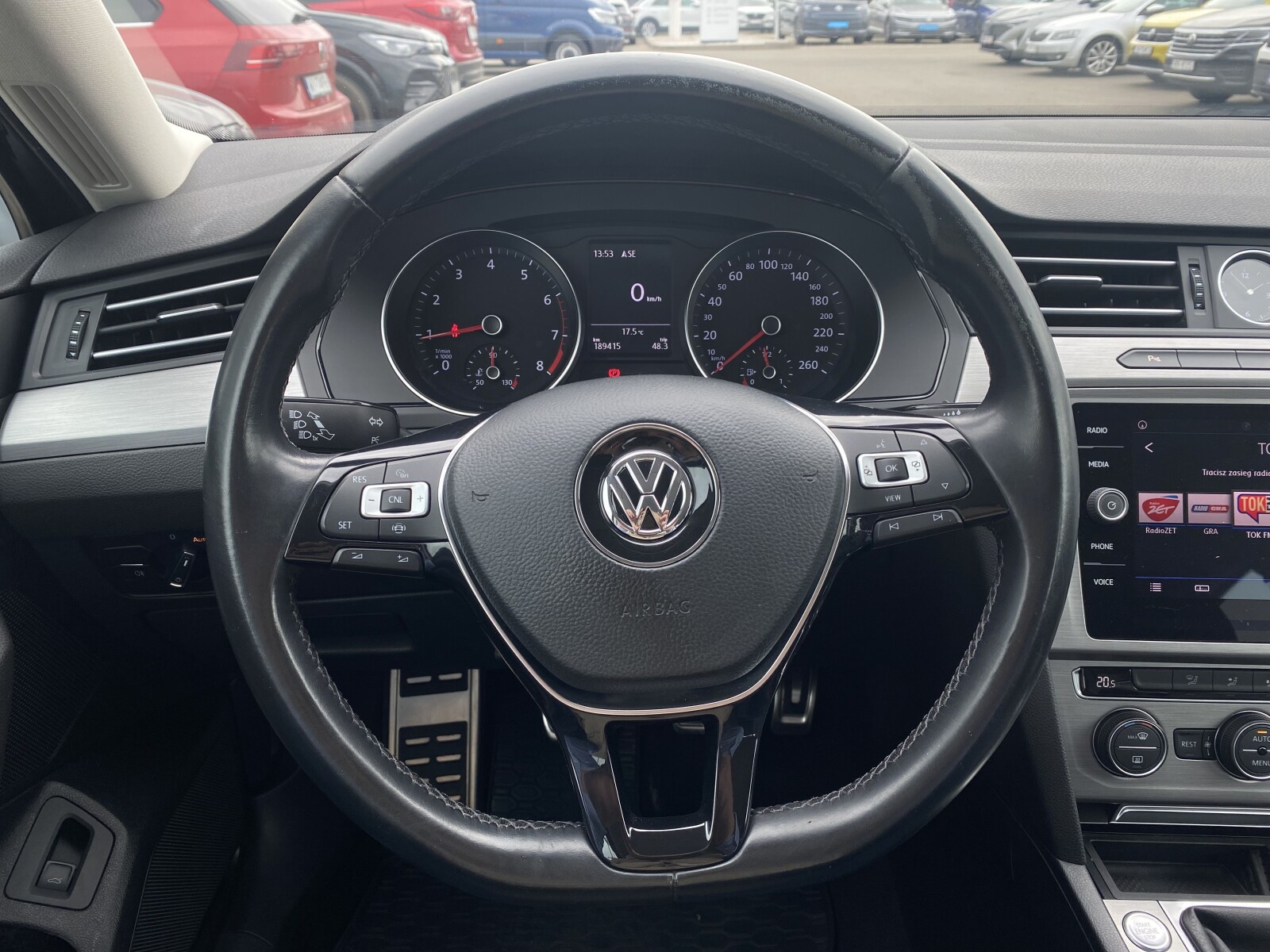 Volkswagen Passat - zdjęcie 12