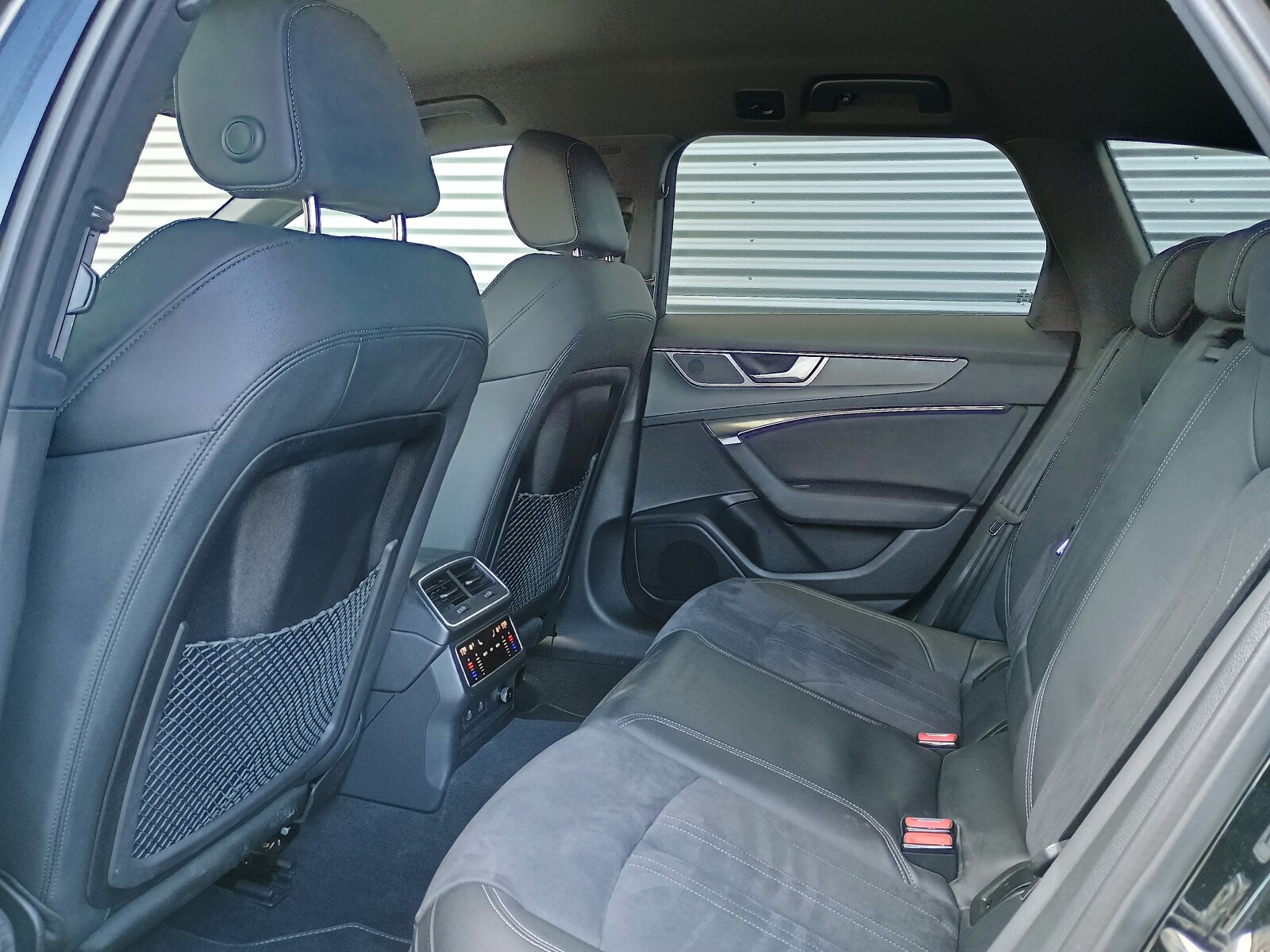 Audi A6 Avant - zdjęcie 12