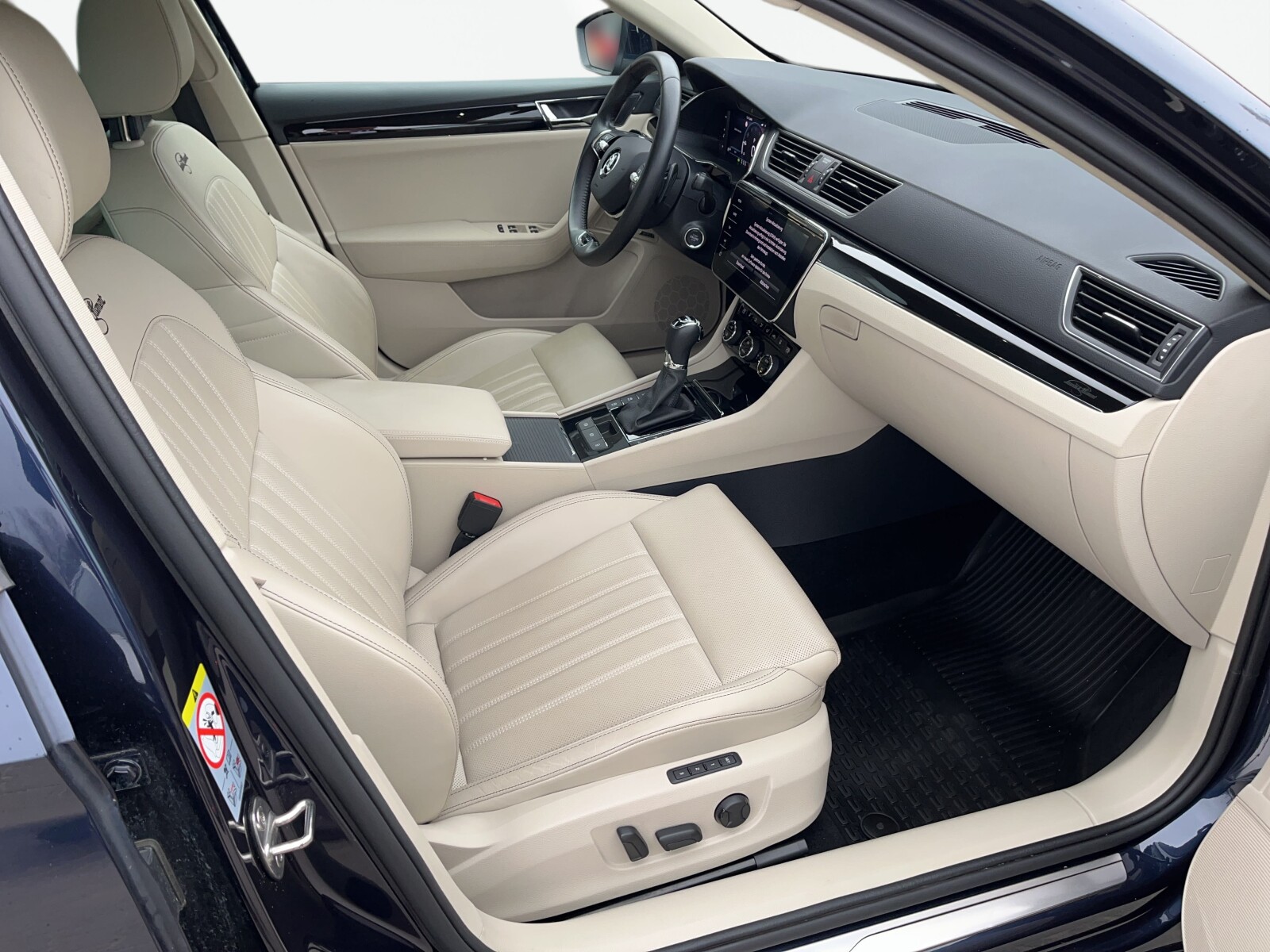 Škoda Superb - zdjęcie 16