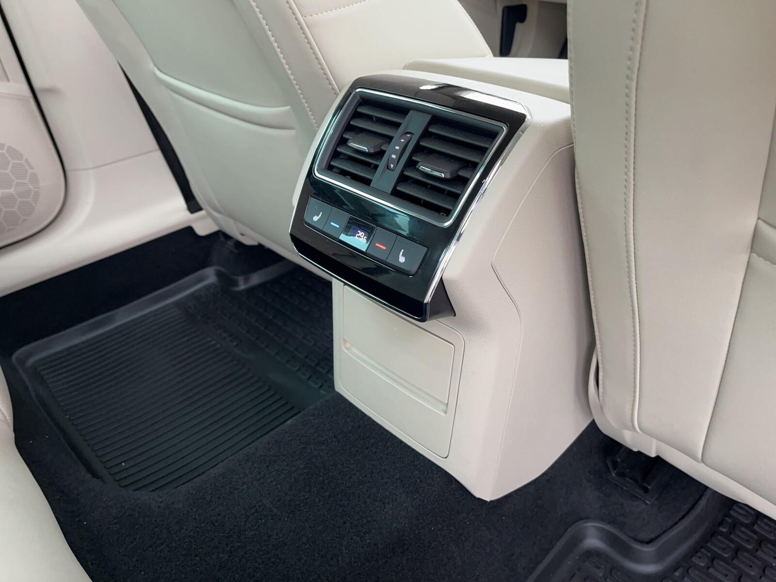 Škoda Superb - zdjęcie 14