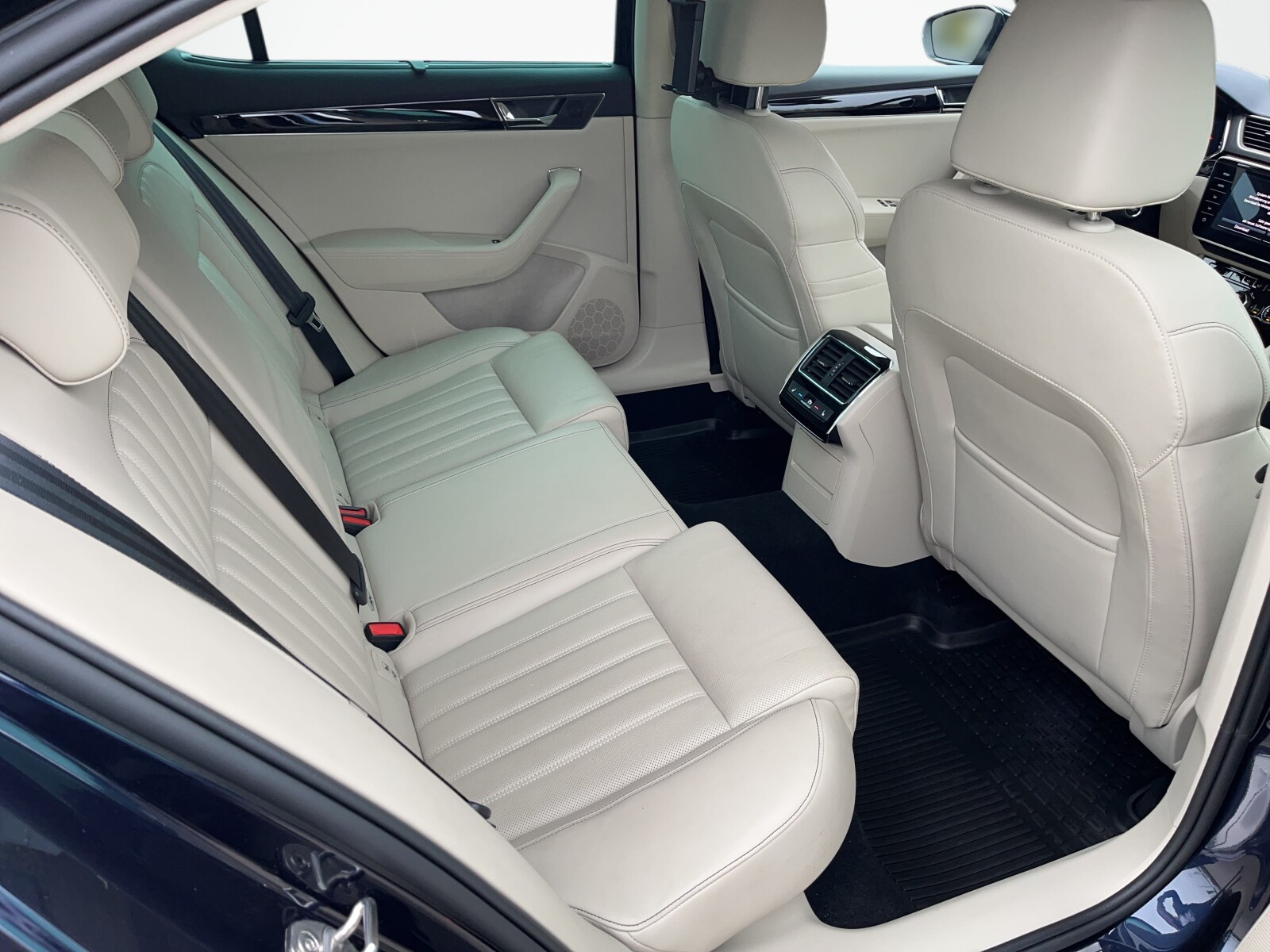 Škoda Superb - zdjęcie 13