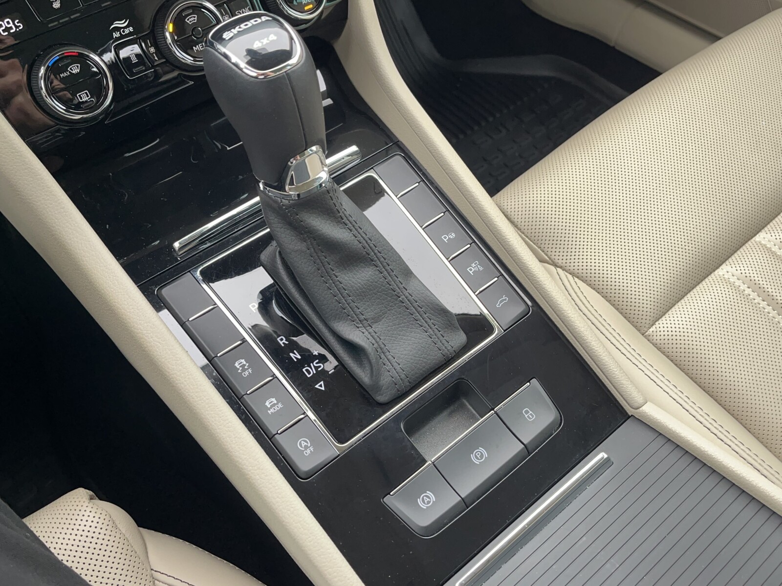 Škoda Superb - zdjęcie 35