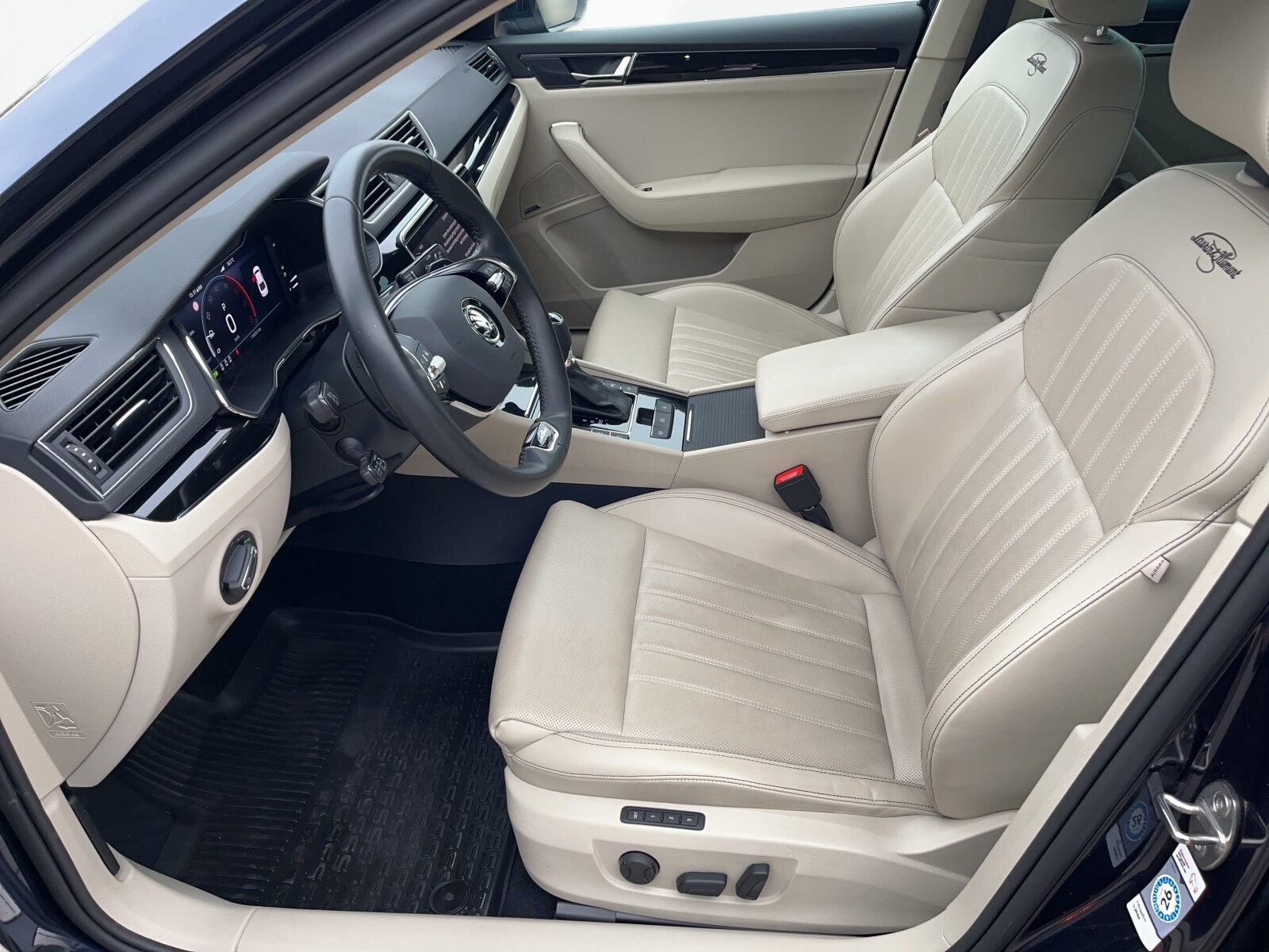 Škoda Superb - zdjęcie 17