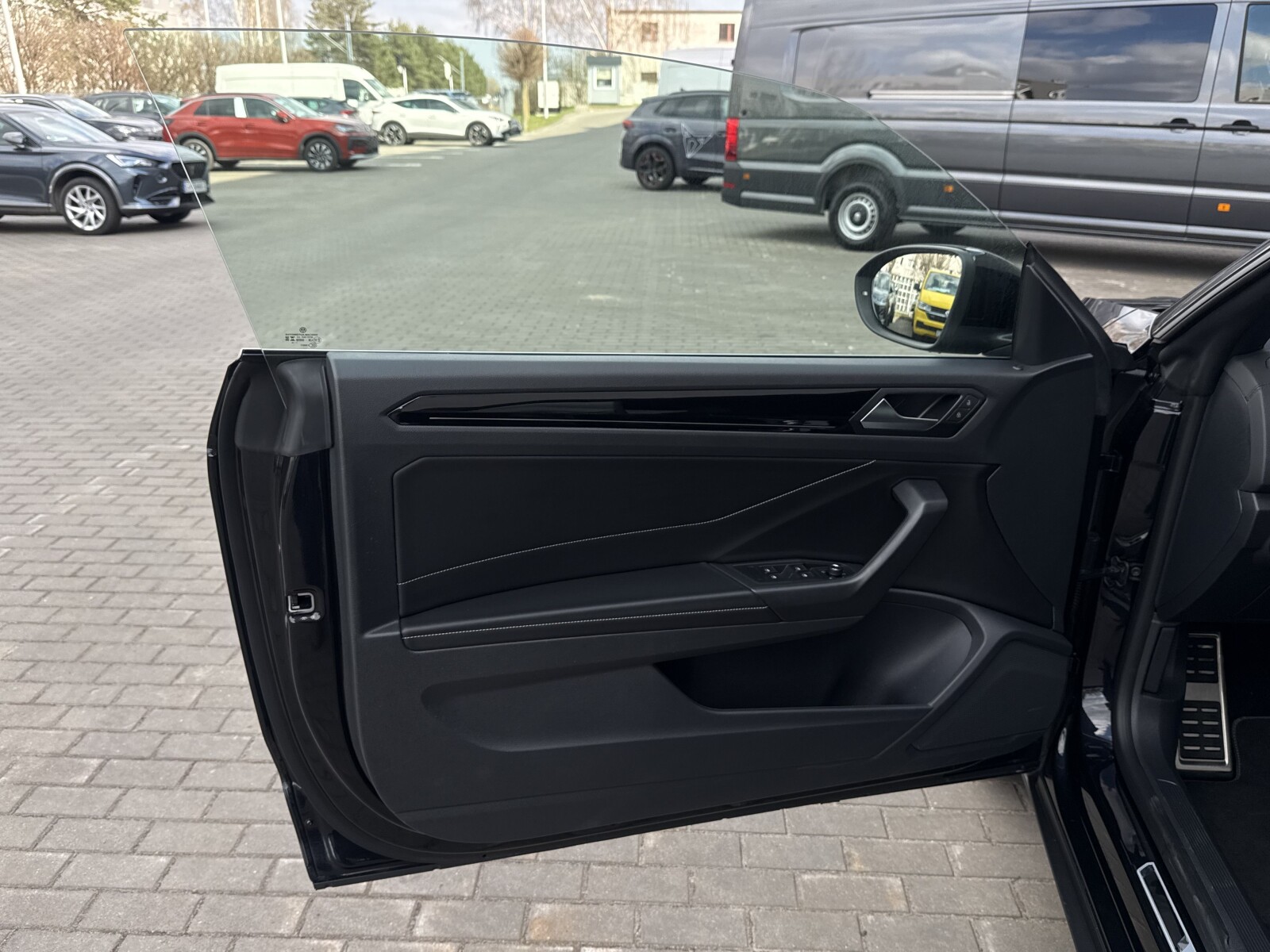 Volkswagen T-Roc - zdjęcie 10