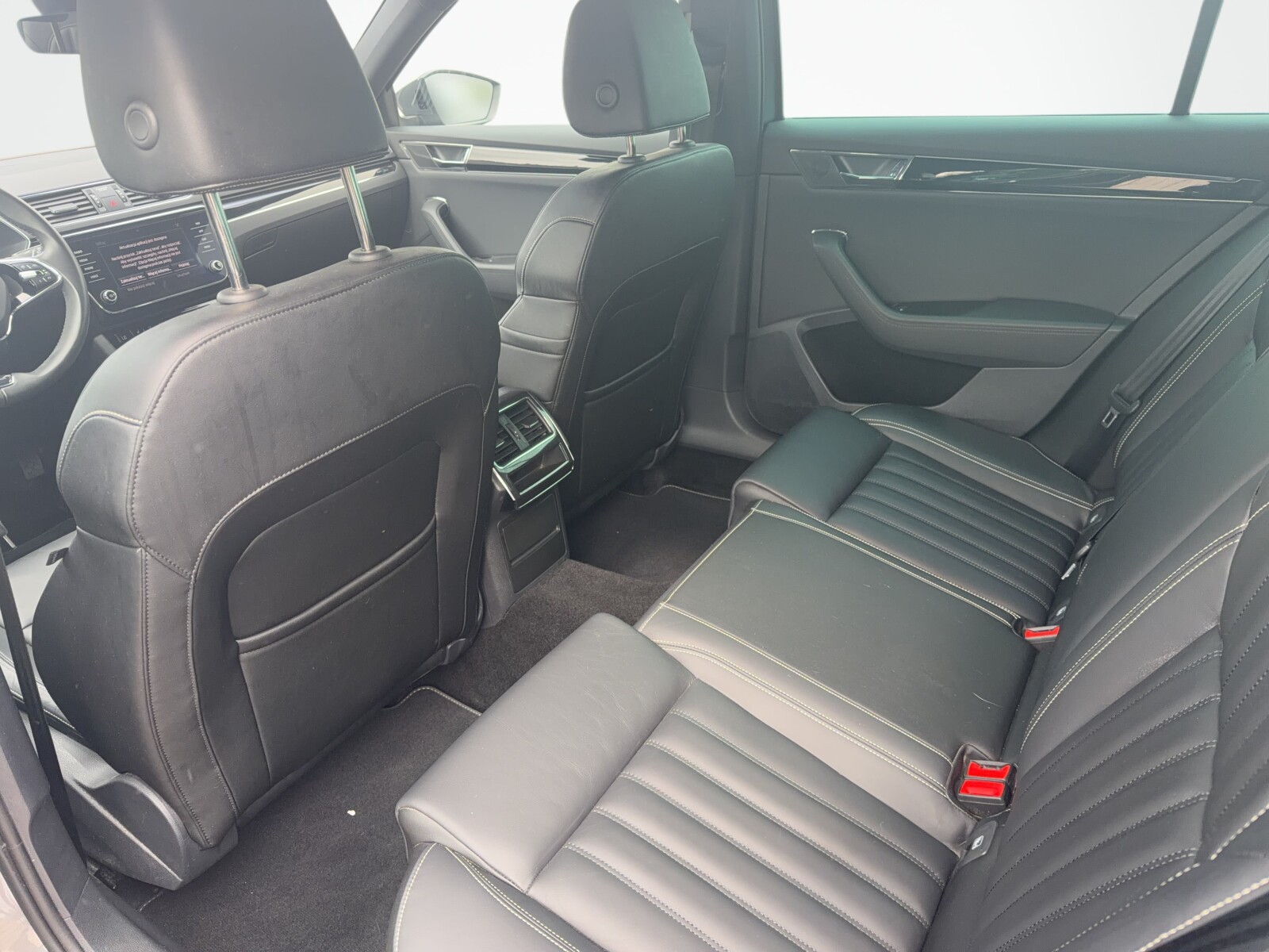 Škoda Superb Combi - zdjęcie 14