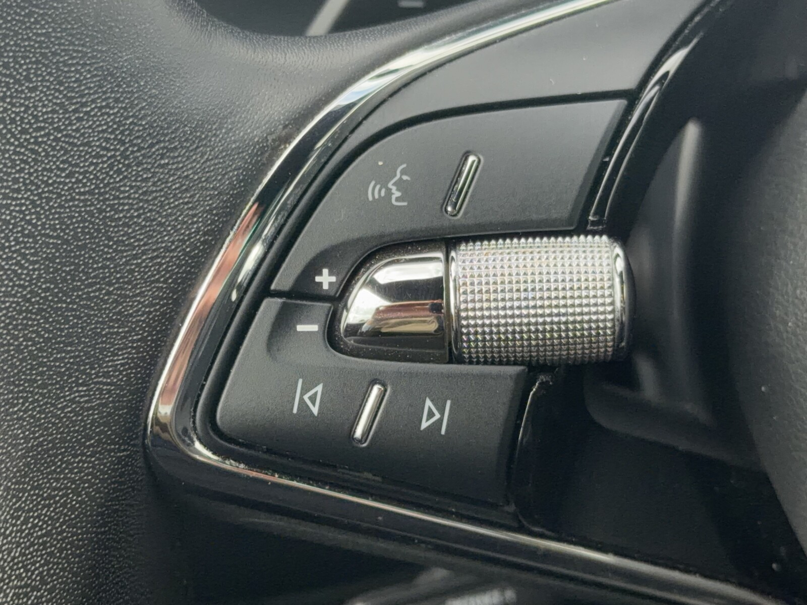 Škoda Superb Combi - zdjęcie 24