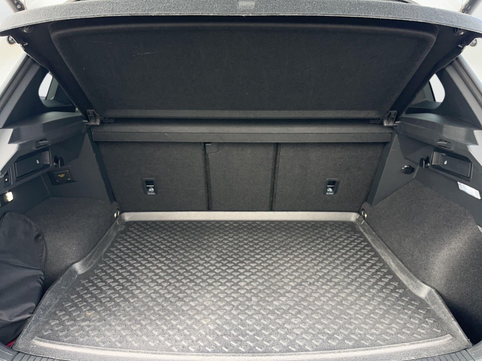 Volkswagen Tiguan - zdjęcie 34