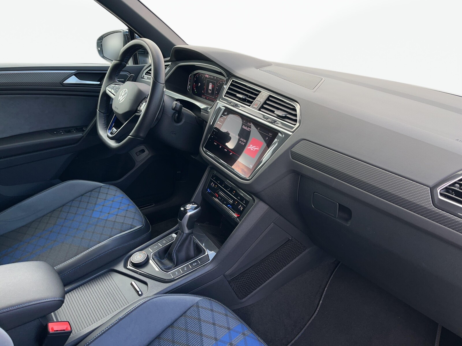 Volkswagen Tiguan - zdjęcie 12