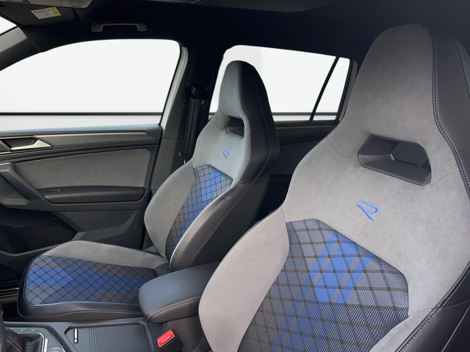 Volkswagen Tiguan - zdjęcie 15