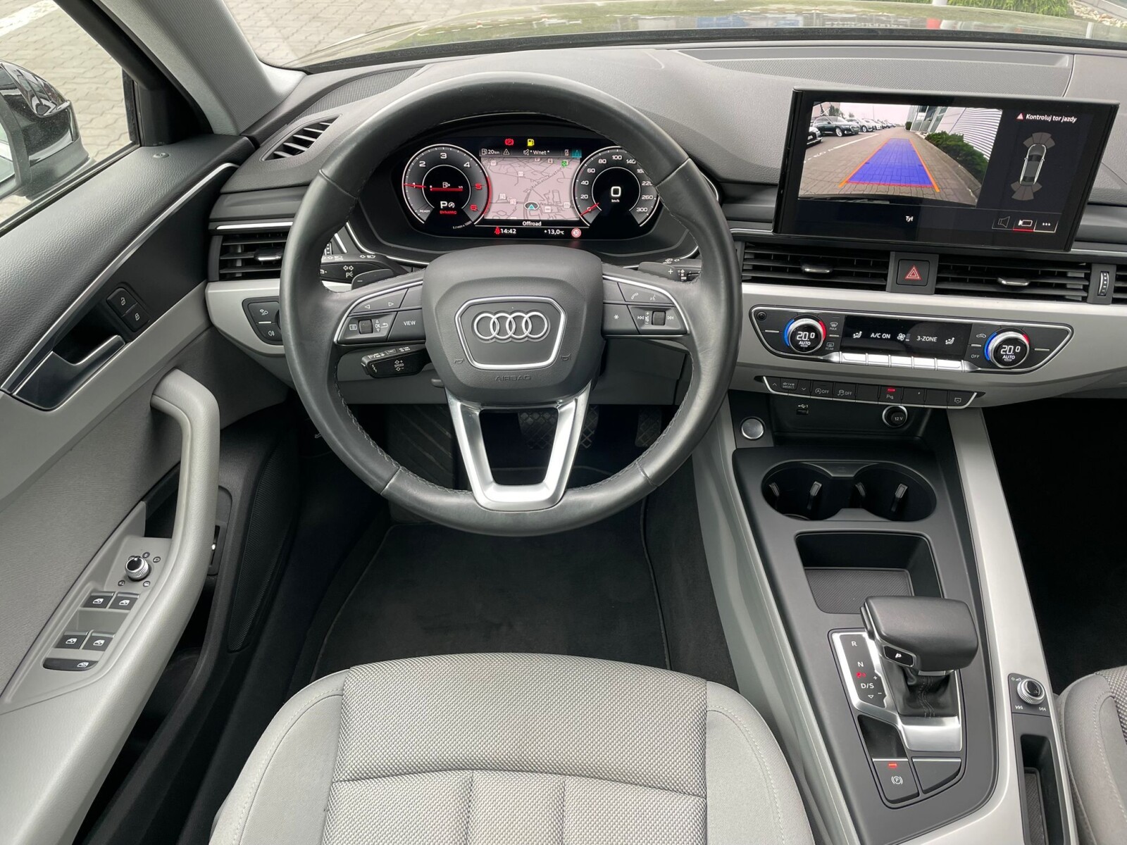 Audi A4 Limousine - zdjęcie 16