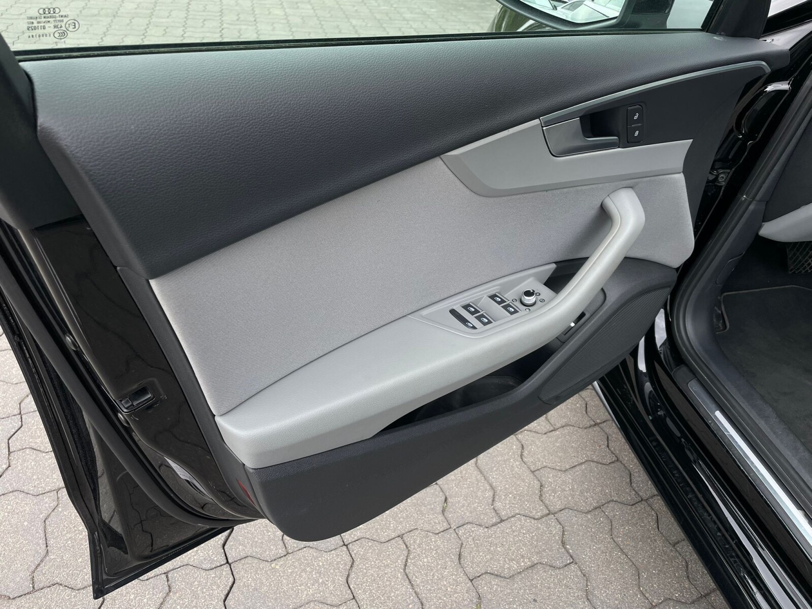 Audi A4 Limousine - zdjęcie 17