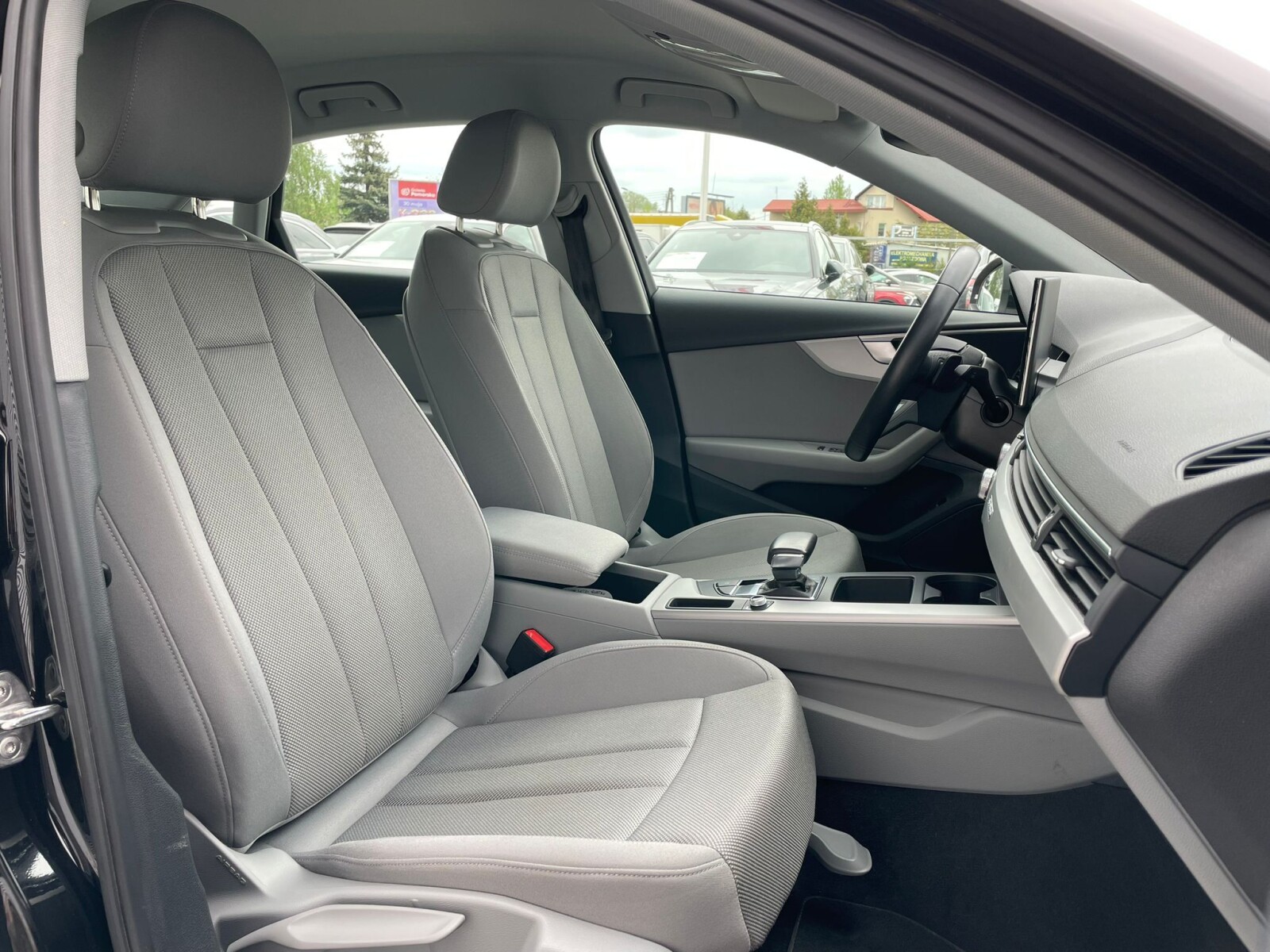 Audi A4 Limousine - zdjęcie 21