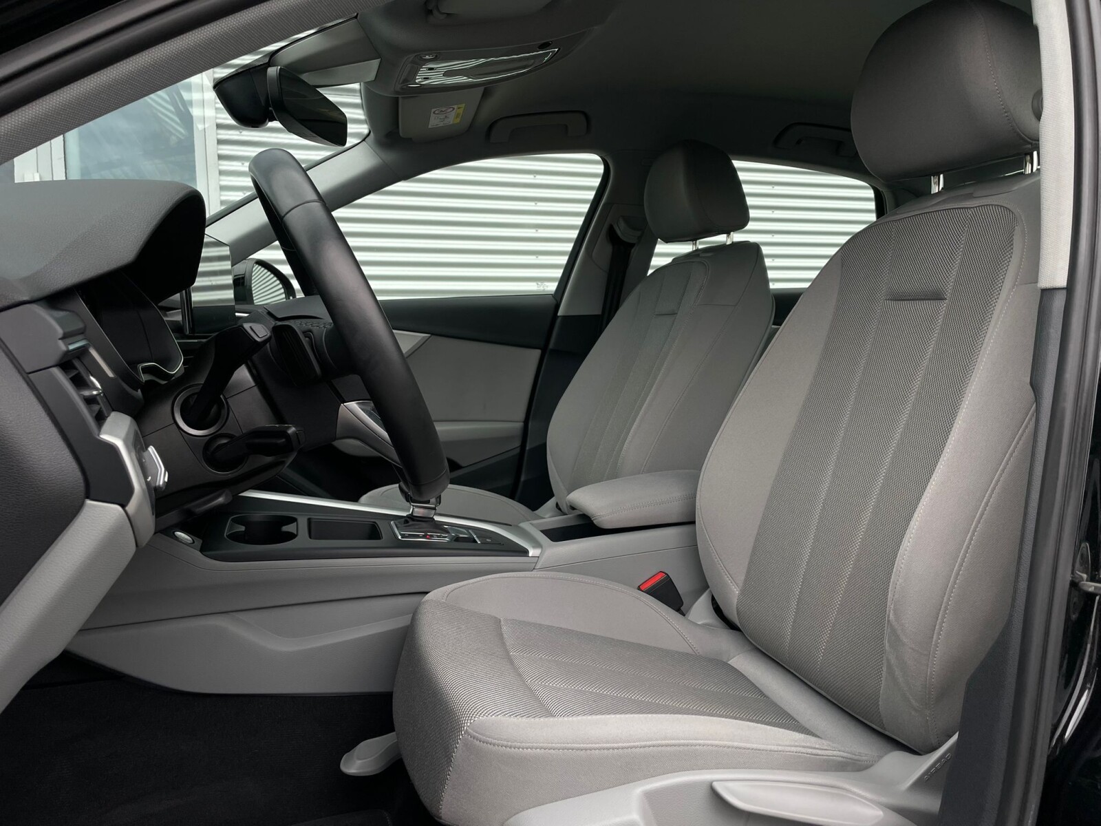 Audi A4 Limousine - zdjęcie 19