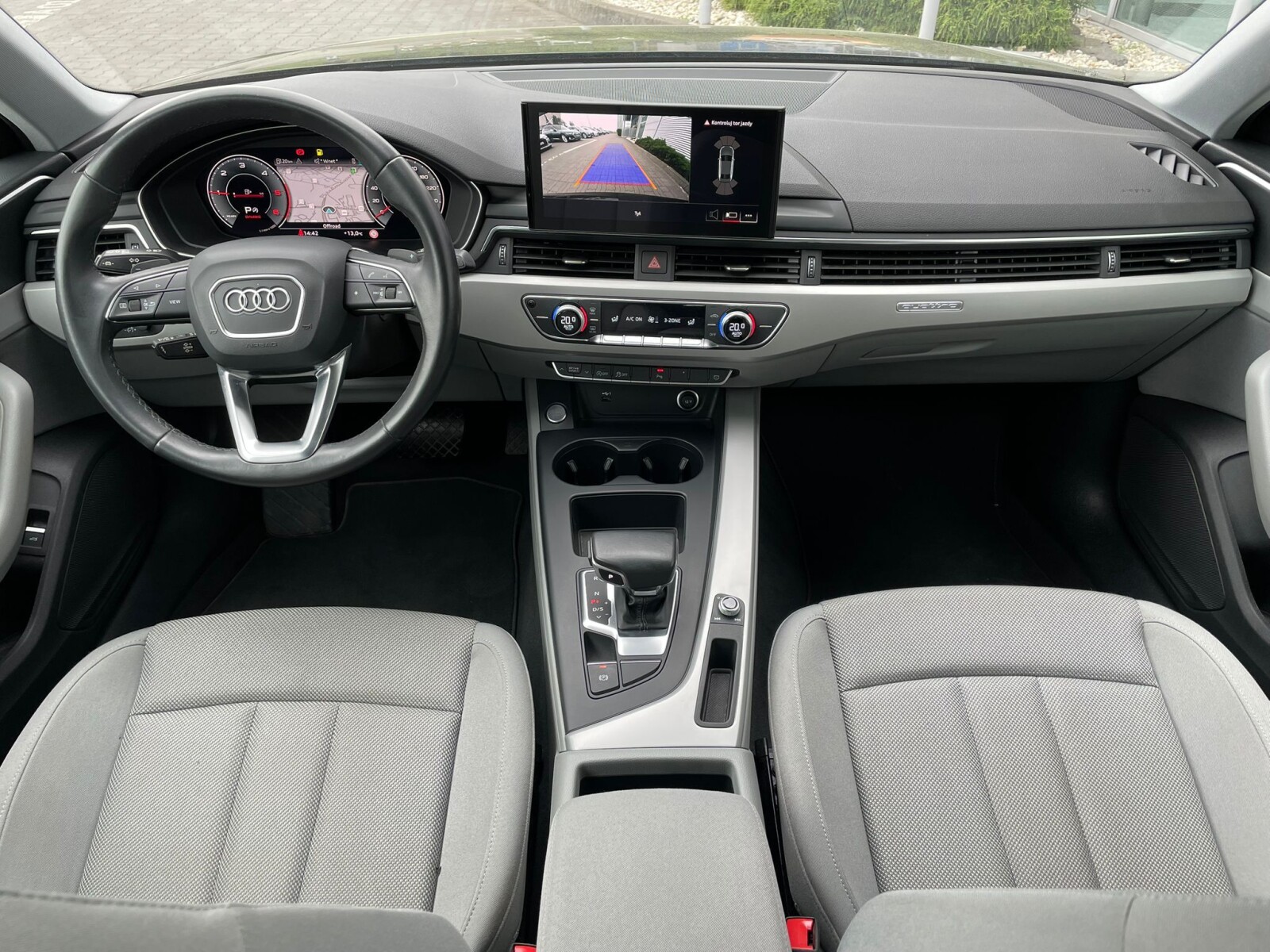Audi A4 Limousine - zdjęcie 14