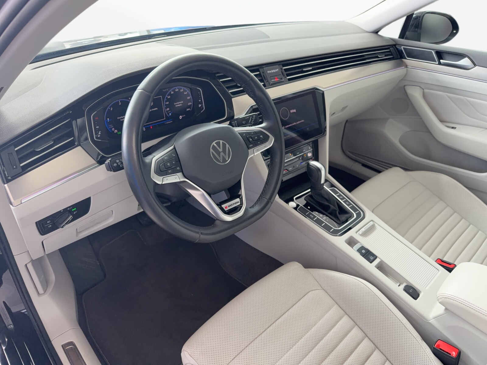 Volkswagen Passat Variant - zdjęcie 9