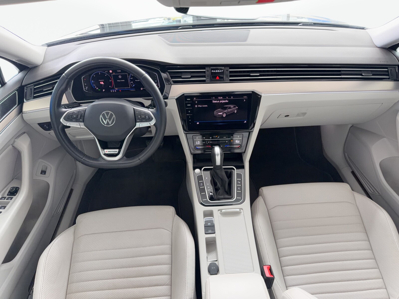 Volkswagen Passat Variant - zdjęcie 20