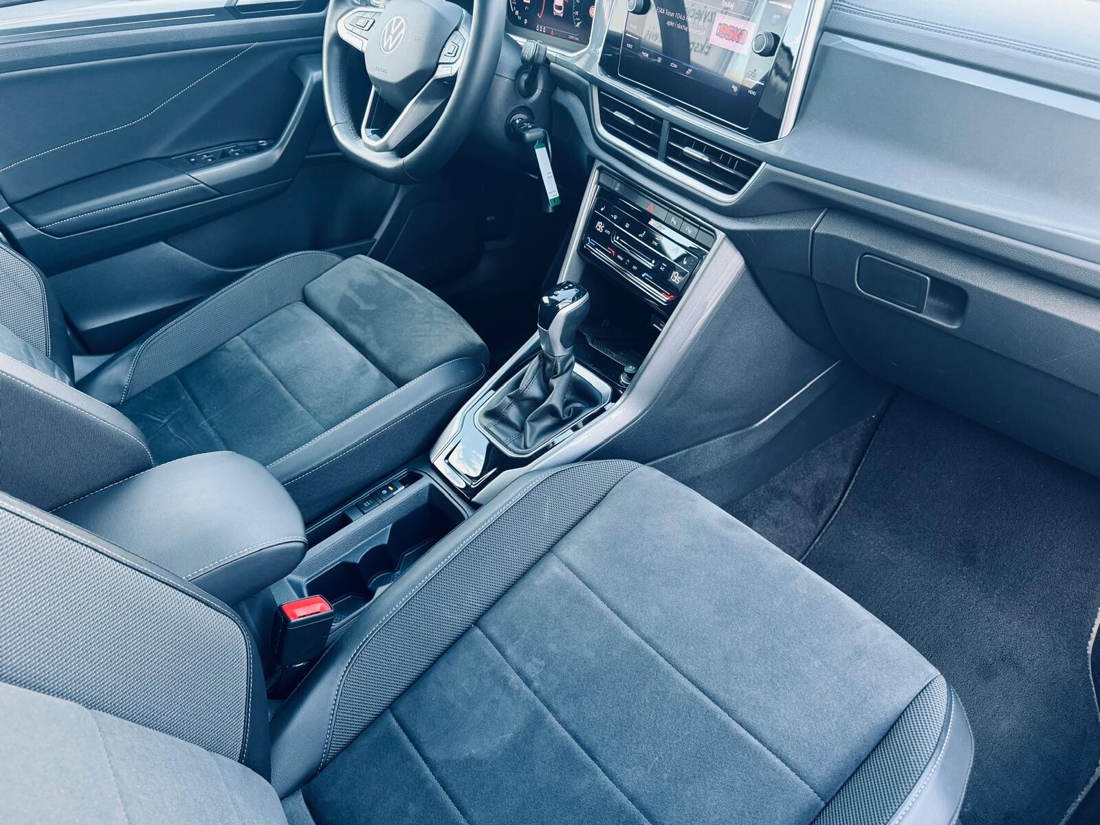 Volkswagen T-Roc - zdjęcie 15