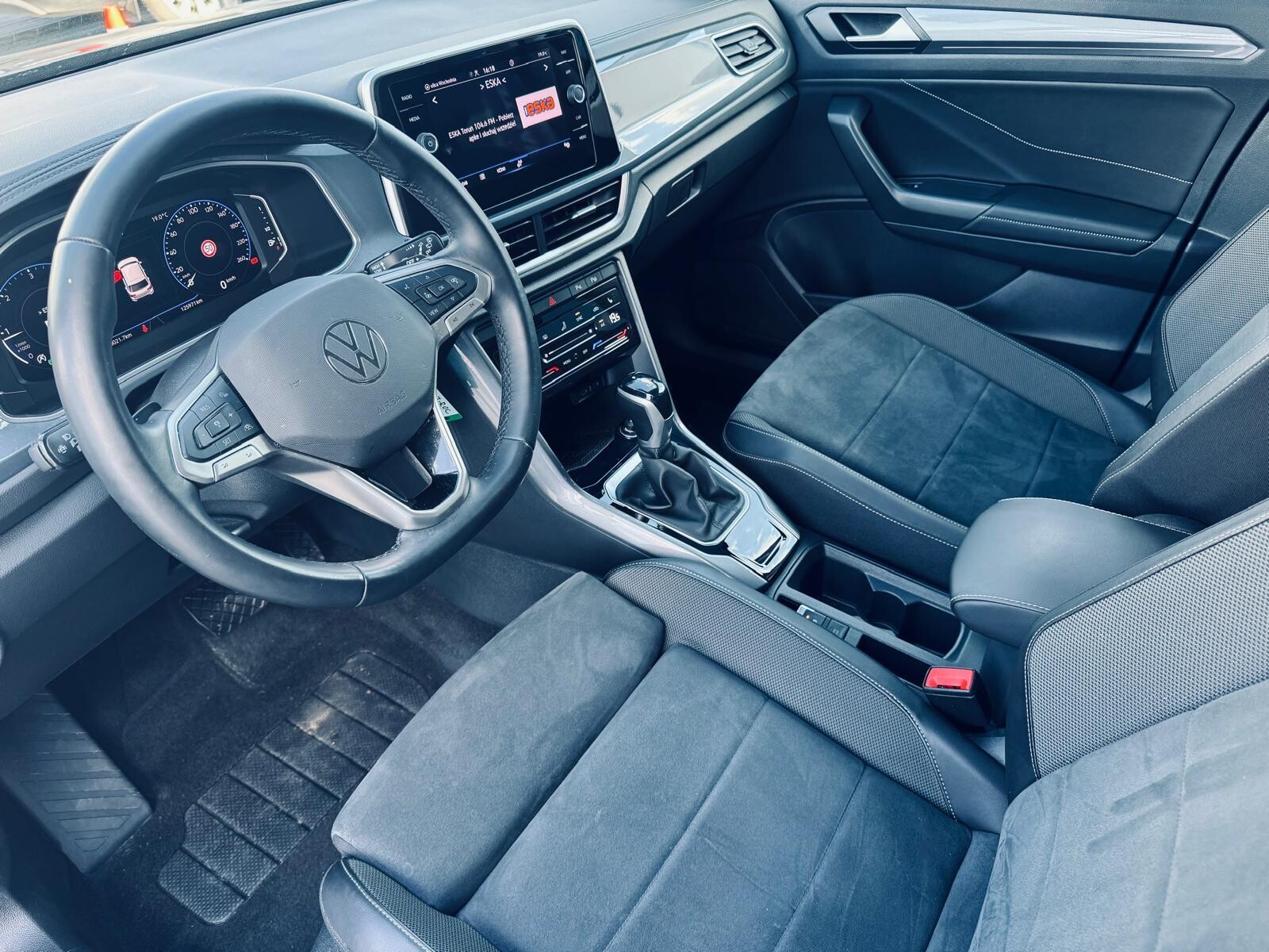 Volkswagen T-Roc - zdjęcie 10